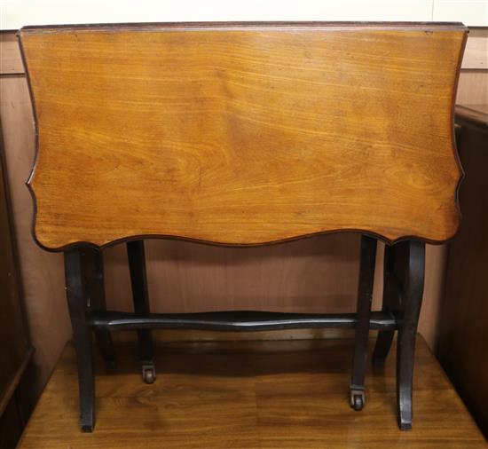 An Edwardian walnut Sutherland table, W.60cm